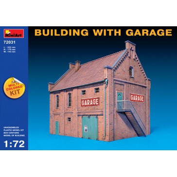 Building with Garage 1/72