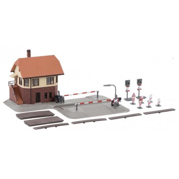 1/160 SPOORWEGOVERGANG MET SEINHUIS (10/23) *
