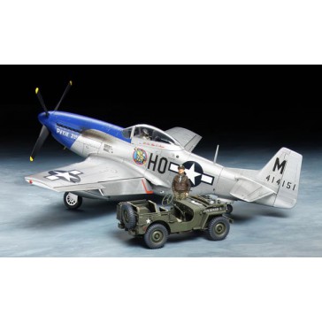 P-51D Mustang et 1/4ton Light V.
