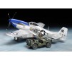 P-51D Mustang et 1/4ton Light V.