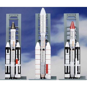 1/400 TITAN III-RAKETTEN MET LANCEERPLATFORMS 3 ST.