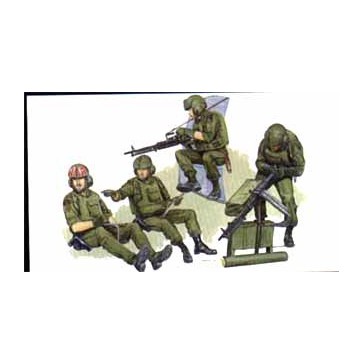 1/35 U.S. HELICOPTER CREW, VIETNAM WAR (01/25) *